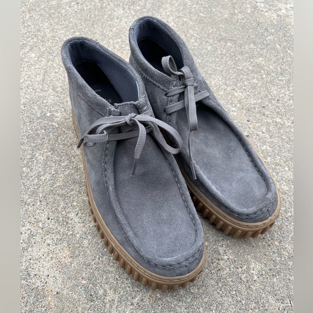 Clarks Torhill High Boot size 6.5 men/8 women